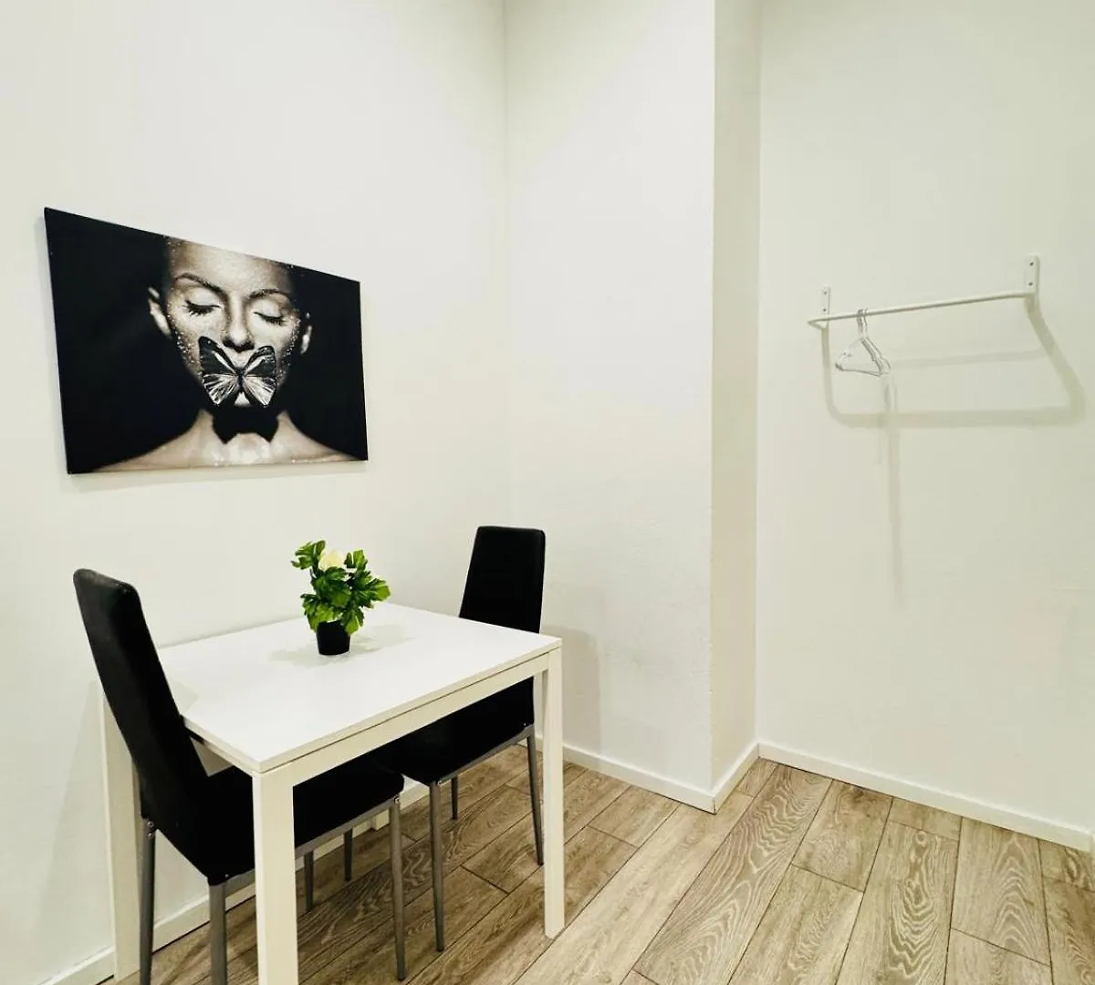 Elegant & Central 5Br Shared Apt In Vienna Austria